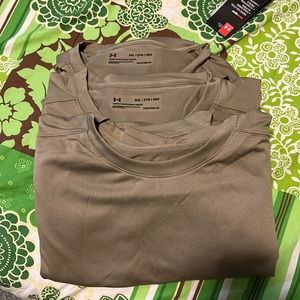 Set of 3 long sleeve under armor dri fit shirts!